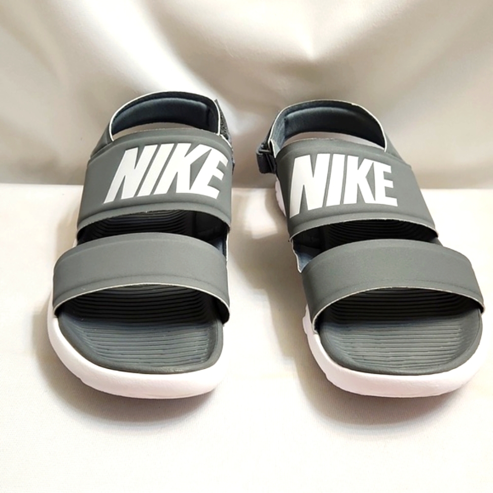 Nike Dual-Tone Gray White Open Toe Velcro Lightweight Slide Sandals (W Size 8)